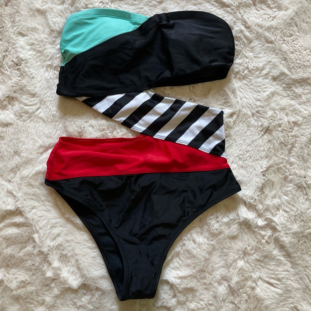 Volcom cut out one piece